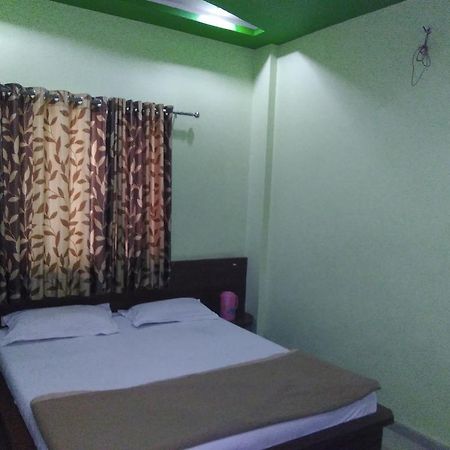 Sri Sai Sannidhi Hotel Shirdi Exterior foto